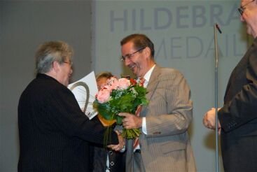 AWO verleiht Regine-Hildebrandt-Medaille an Manfred Stolpe