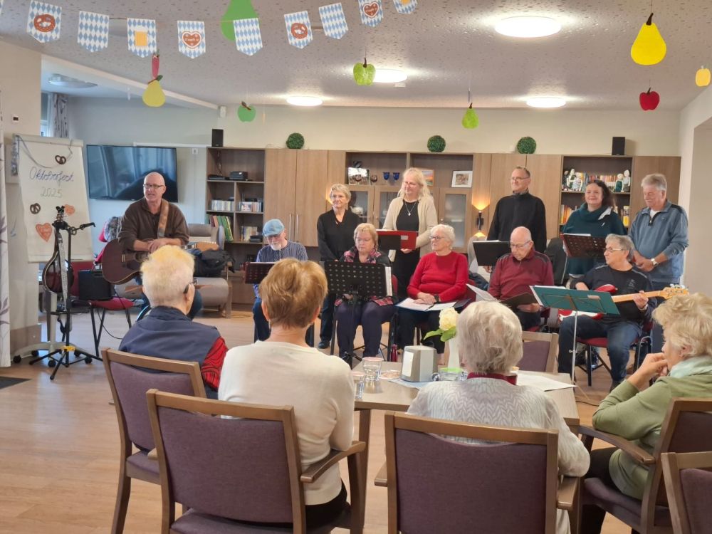 Tagespflege HADIS feiert Oktoberfest